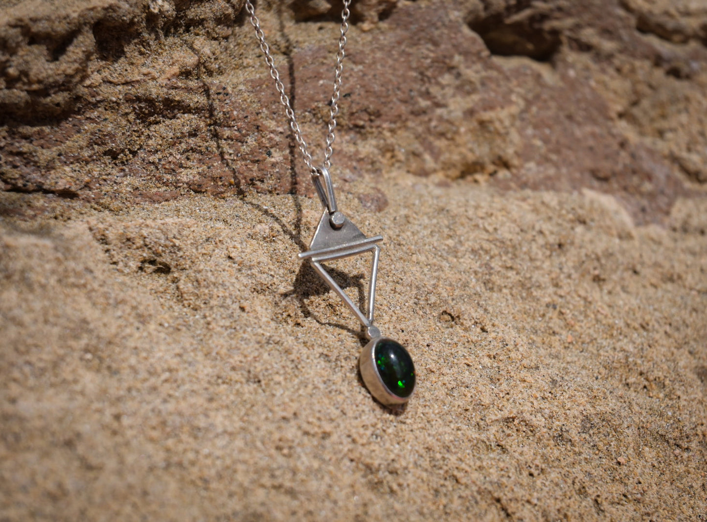 Opalo negro Geometria