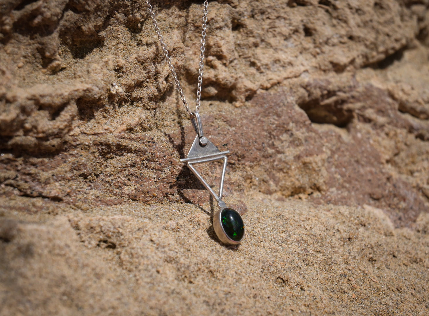 Opalo negro Geometria