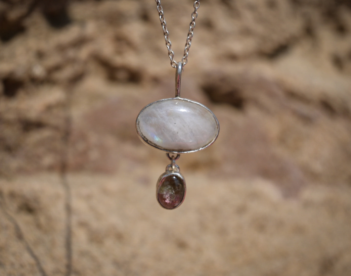 Piedra de luna con Turnalina sandía